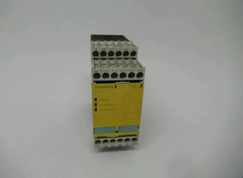 Siemens SIRIUS 3TK2825-1AL20 Safety Relay